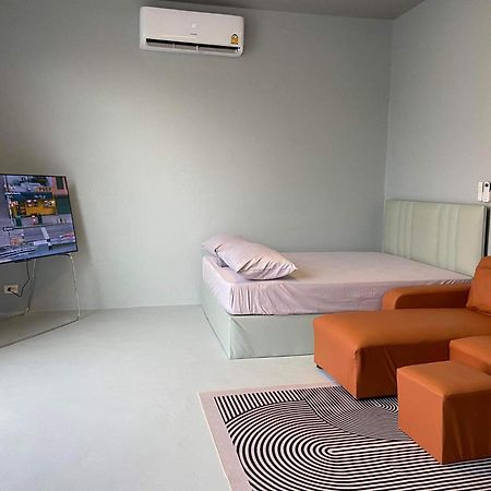 Alley51 Hotel Surat Thani Exterior photo